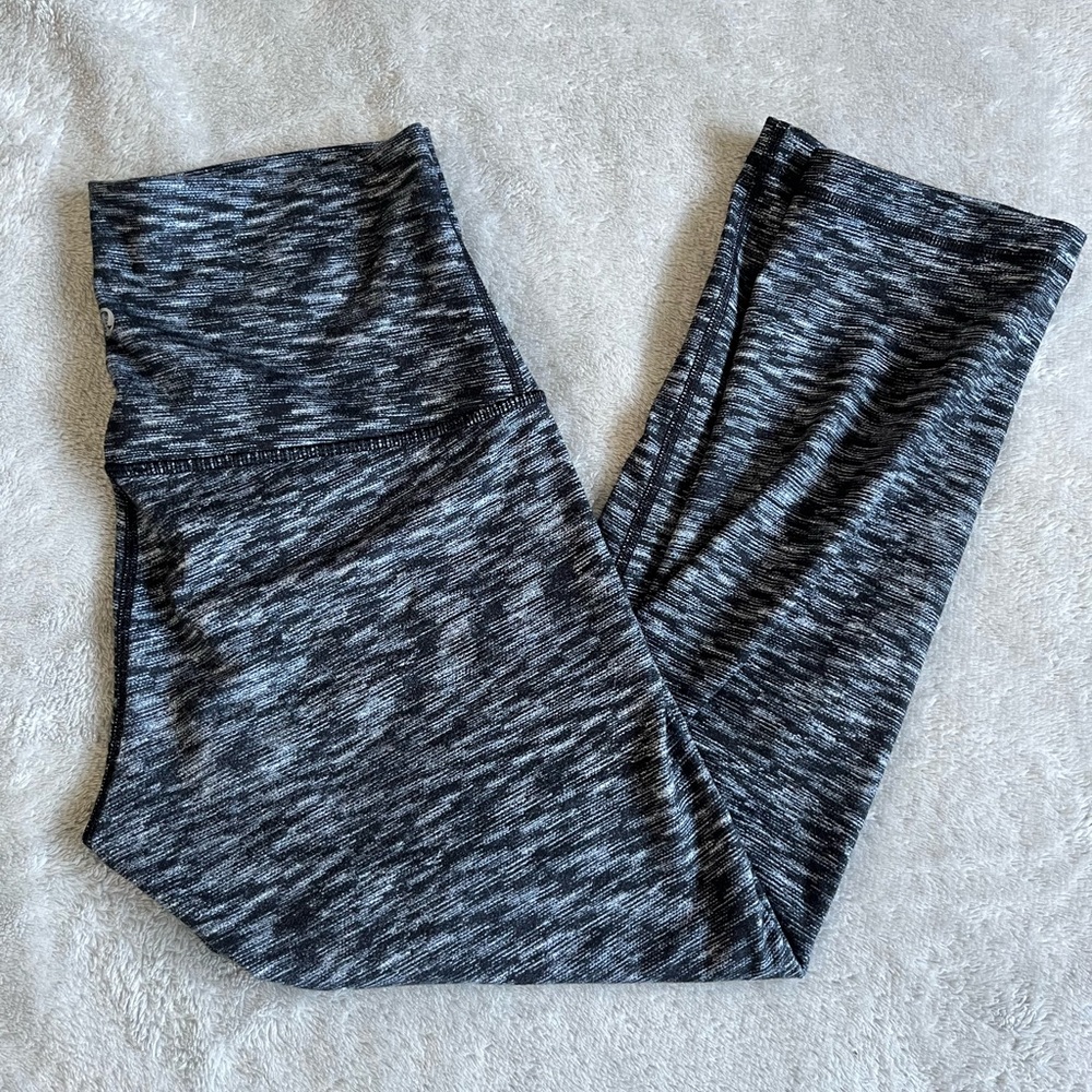 Lululemon Wunder Under High-Rise Crop Leggings 21” *Luon size 8 in Striped Grey